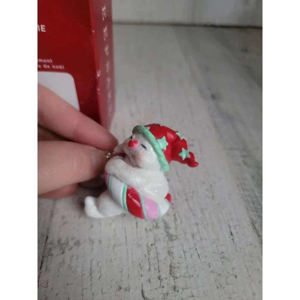 Hallmark's snow sweetie ornament‎ Xmas snowman glitter